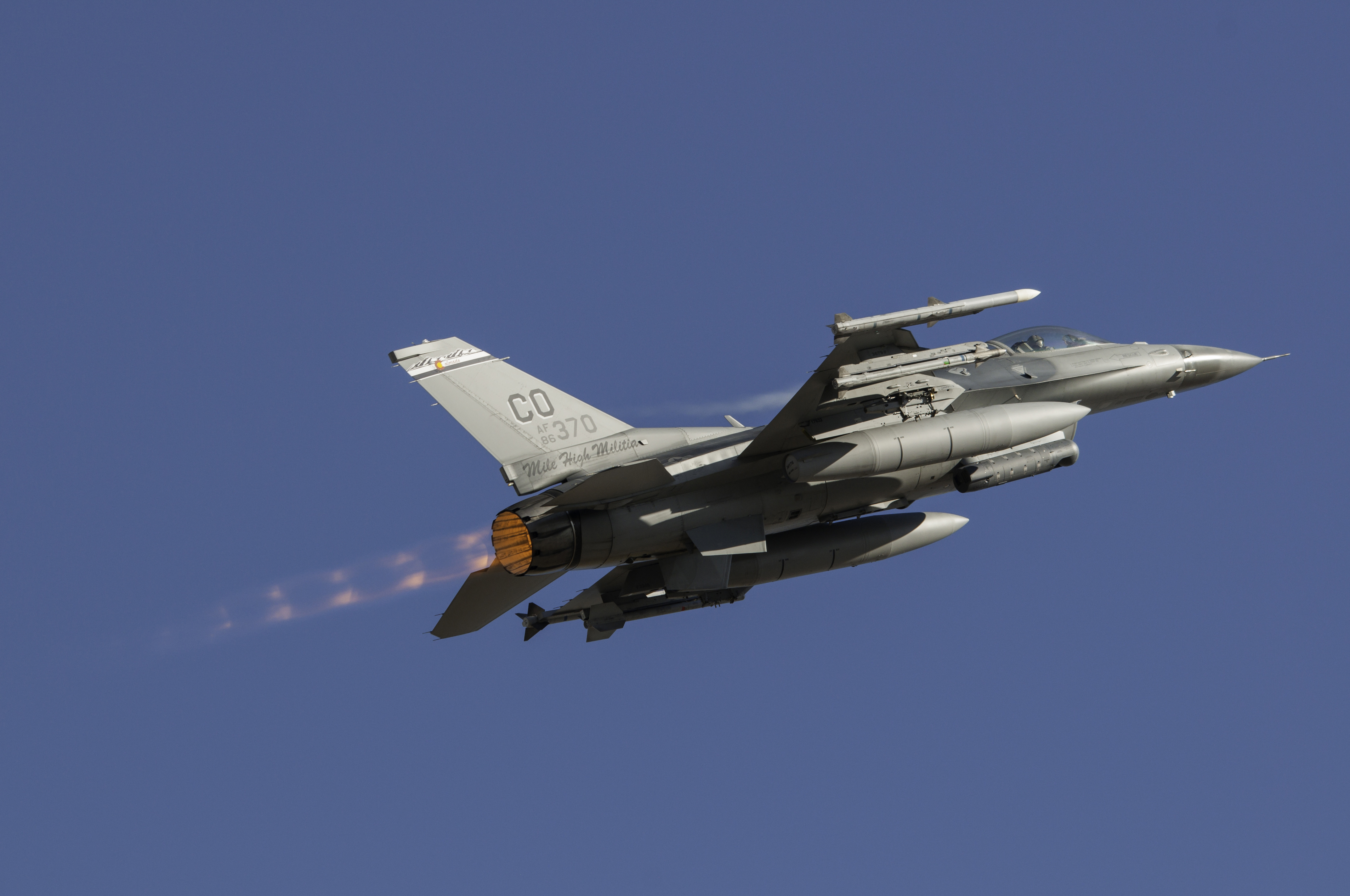 F-16 jet